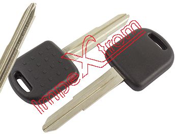 Suzuki key without transponder, with slot on the right