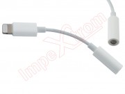 cable-adaptador-mmx62zm-a-blanco-con-conector-lightning-macho-a-conector-audio-jack-hembra-de-3-5mm